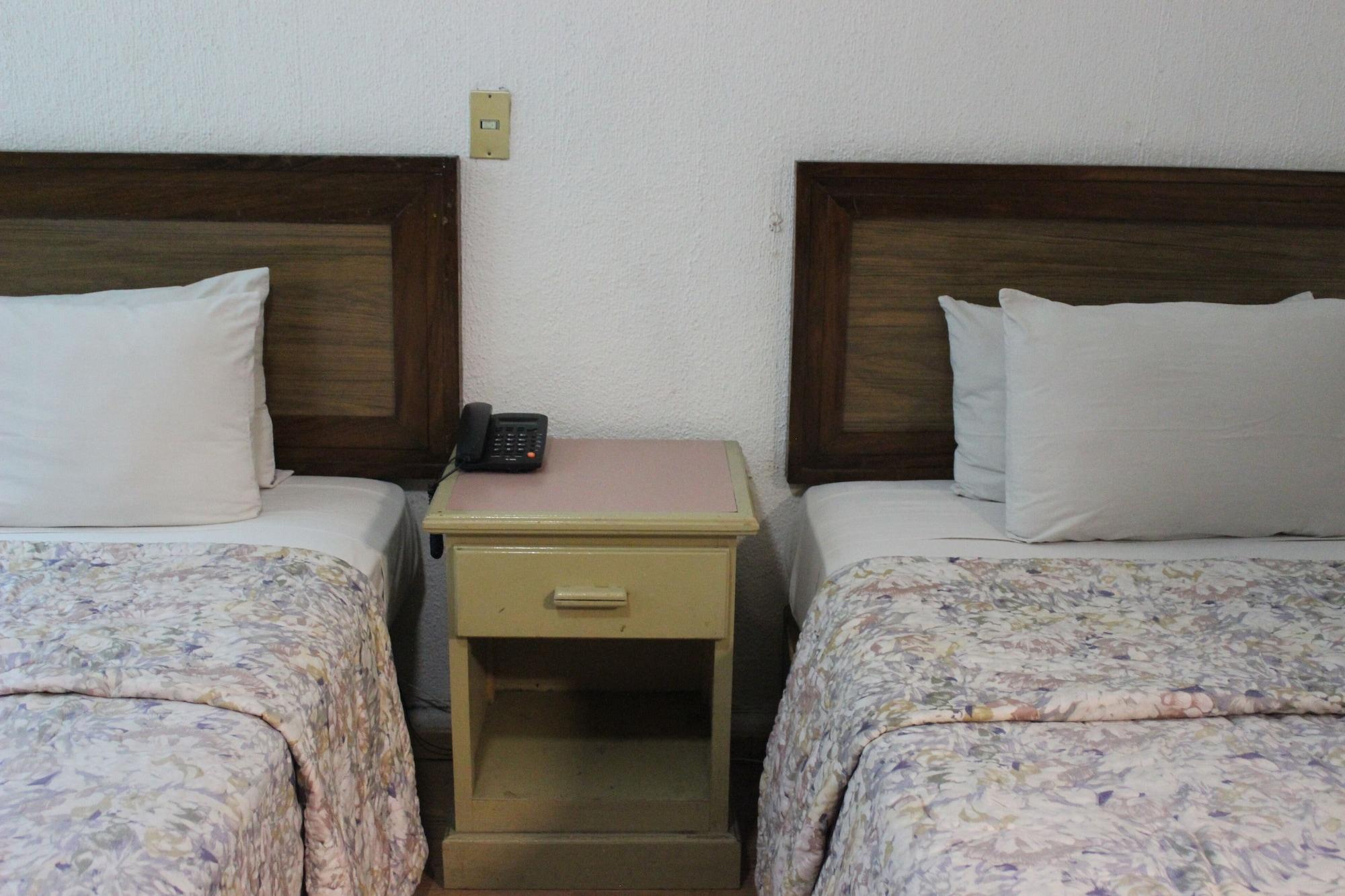Hotel Oyo Nueva Galicia Guadalajara Esterno foto