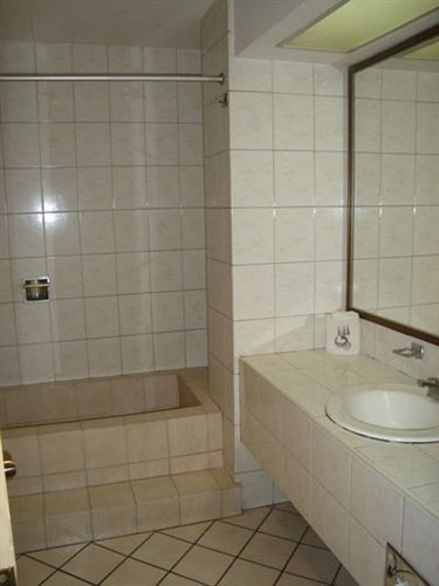 Hotel Oyo Nueva Galicia Guadalajara Esterno foto