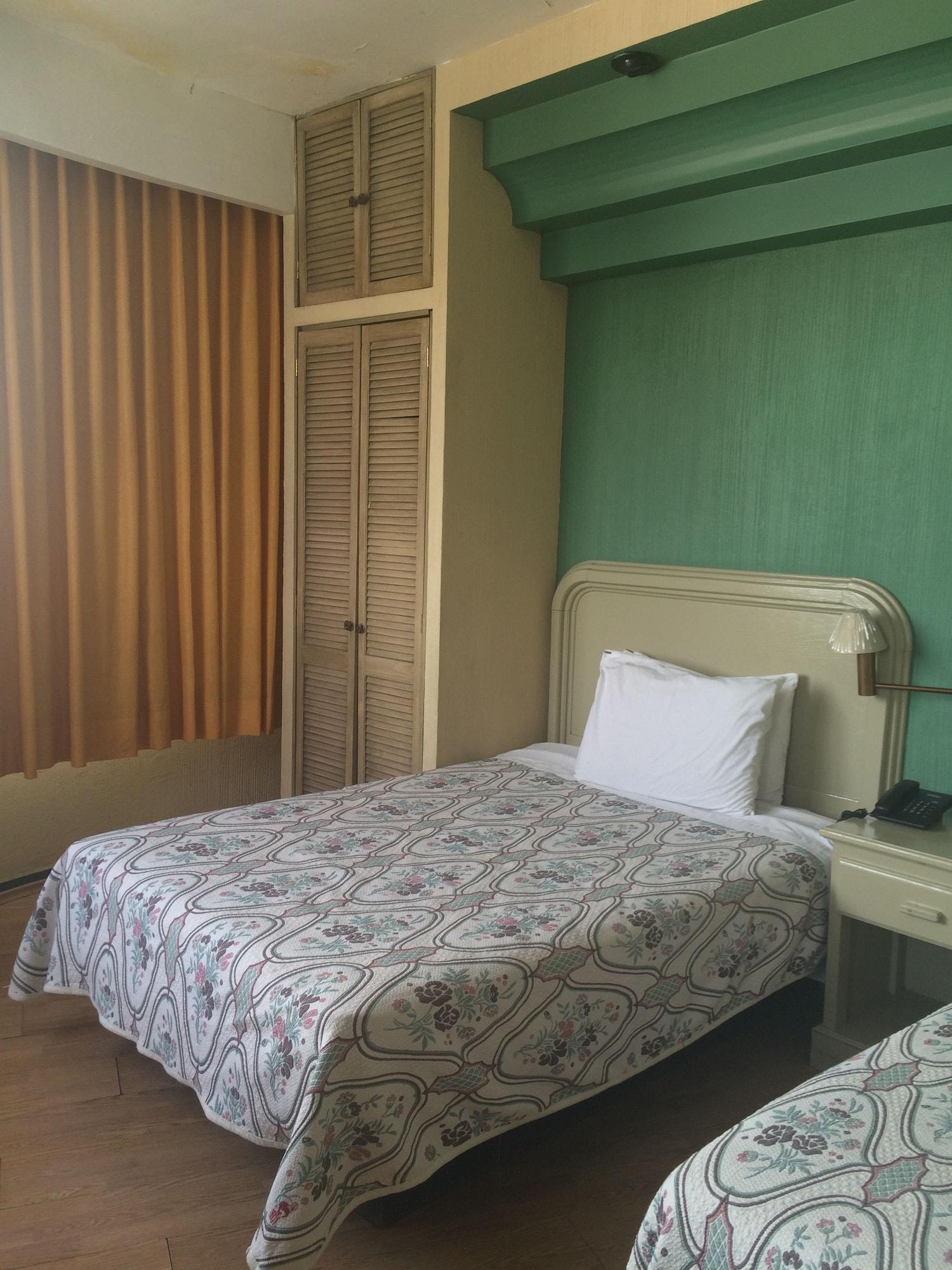 Hotel Oyo Nueva Galicia Guadalajara Esterno foto