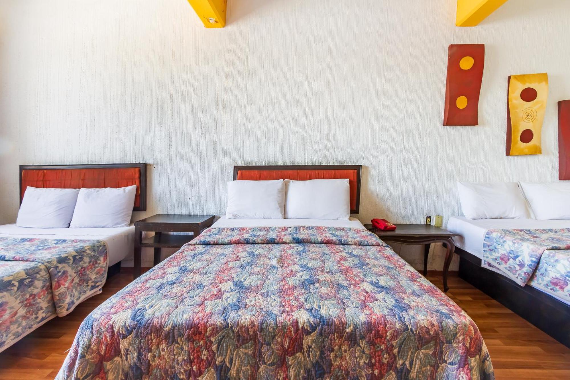 Hotel Oyo Nueva Galicia Guadalajara Esterno foto