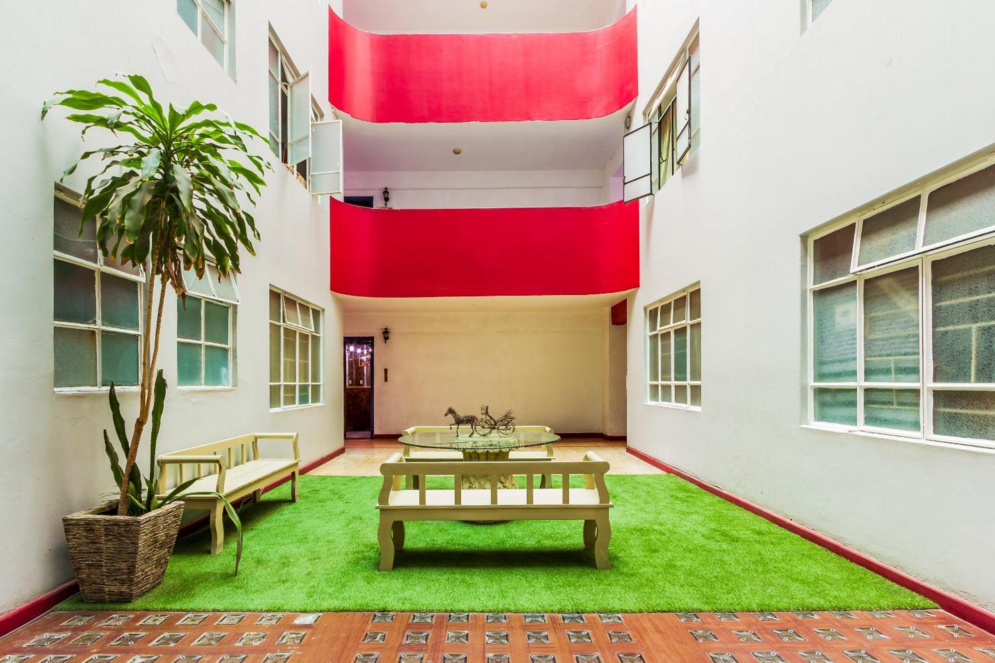 Hotel Oyo Nueva Galicia Guadalajara Esterno foto