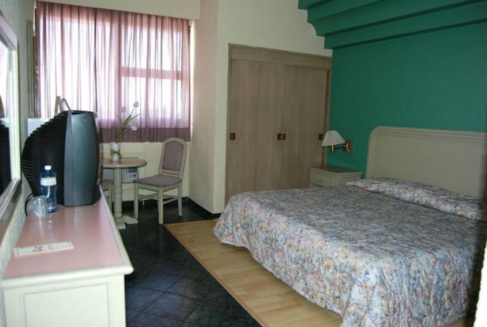 Hotel Oyo Nueva Galicia Guadalajara Esterno foto