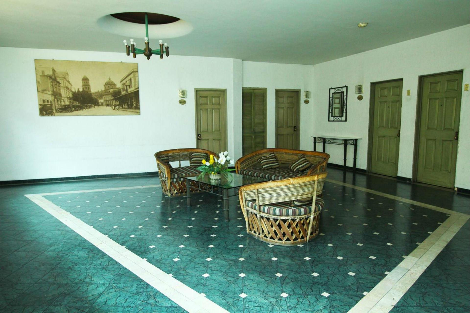 Hotel Oyo Nueva Galicia Guadalajara Esterno foto