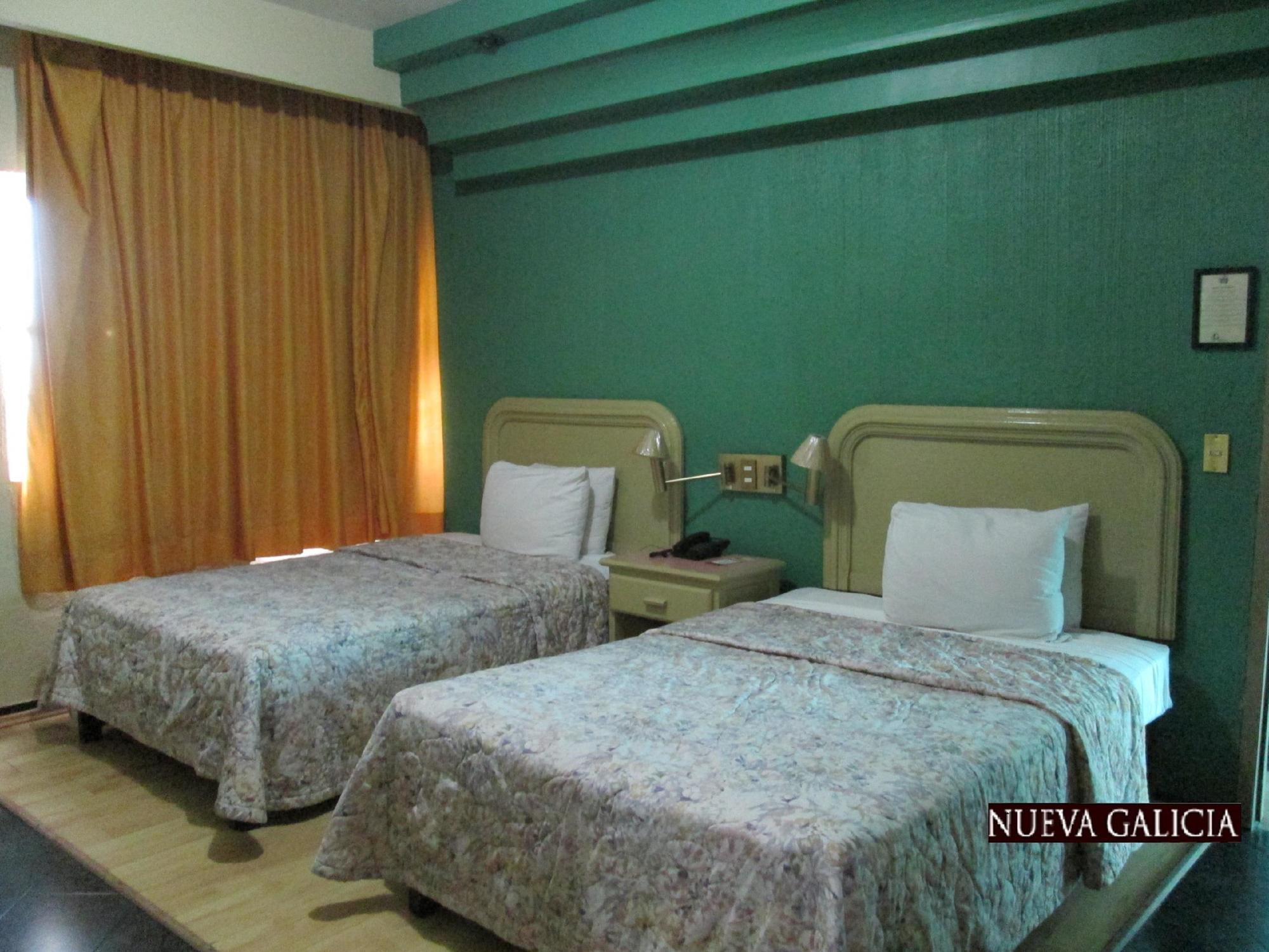 Hotel Oyo Nueva Galicia Guadalajara Esterno foto