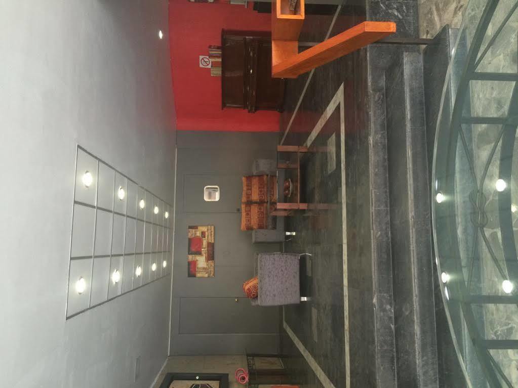 Hotel Oyo Nueva Galicia Guadalajara Esterno foto